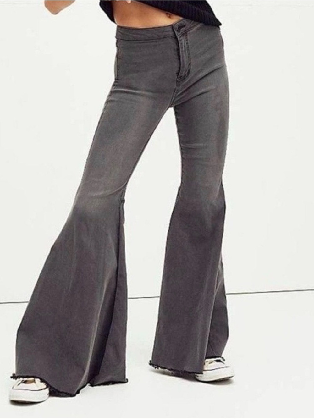 Free People women’s size 30 just float on flare jeans!